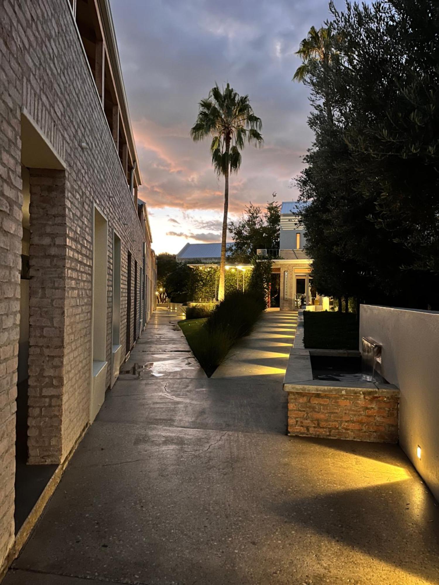 The Windhoek Luxury Suites Exterior foto