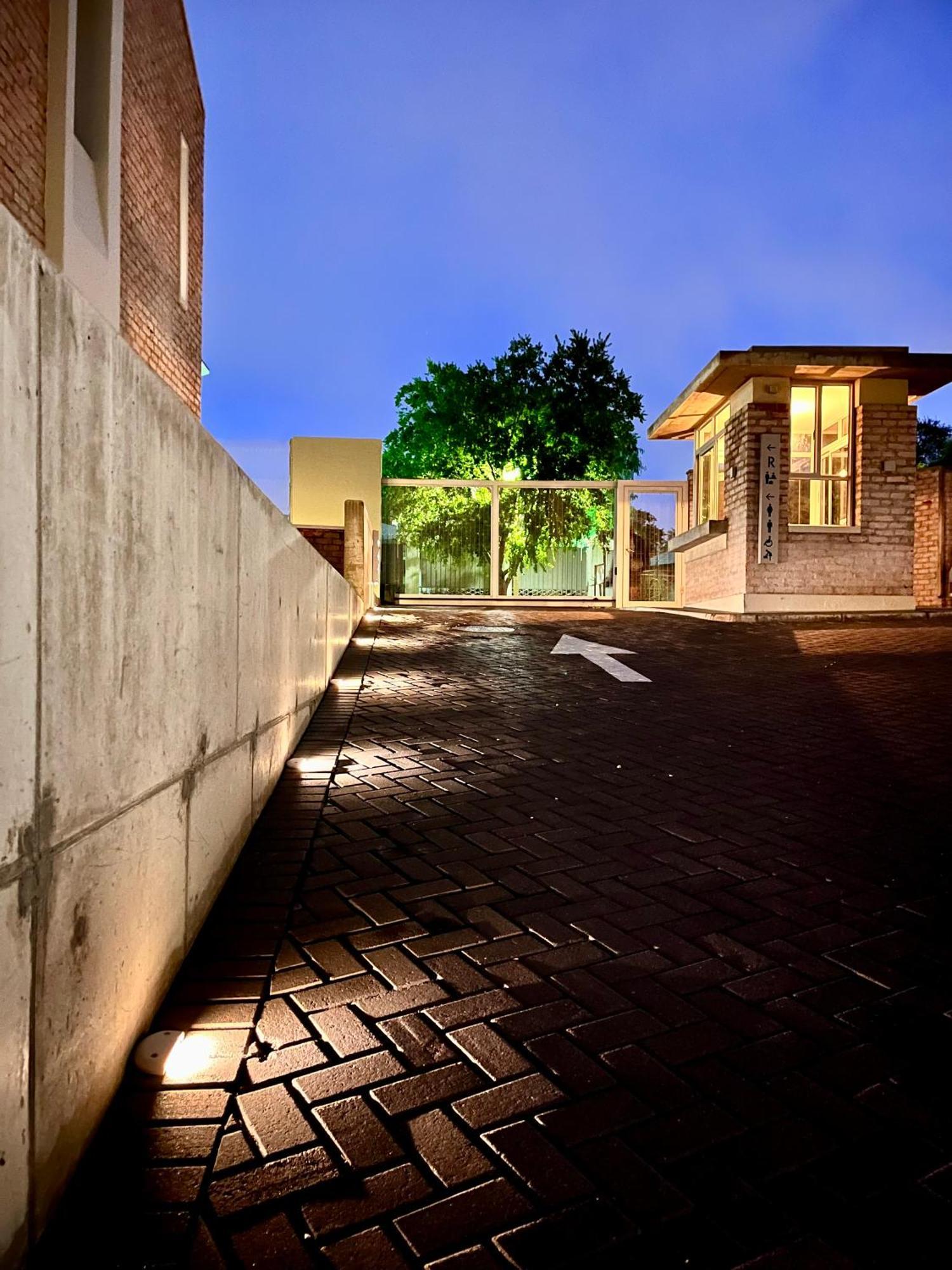 The Windhoek Luxury Suites Exterior foto